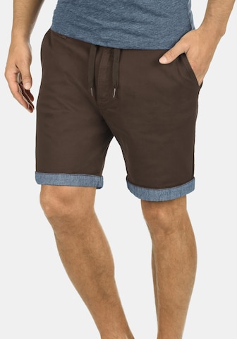 Regular Pantalon chino 'Lagoa' !Solid en marron : devant