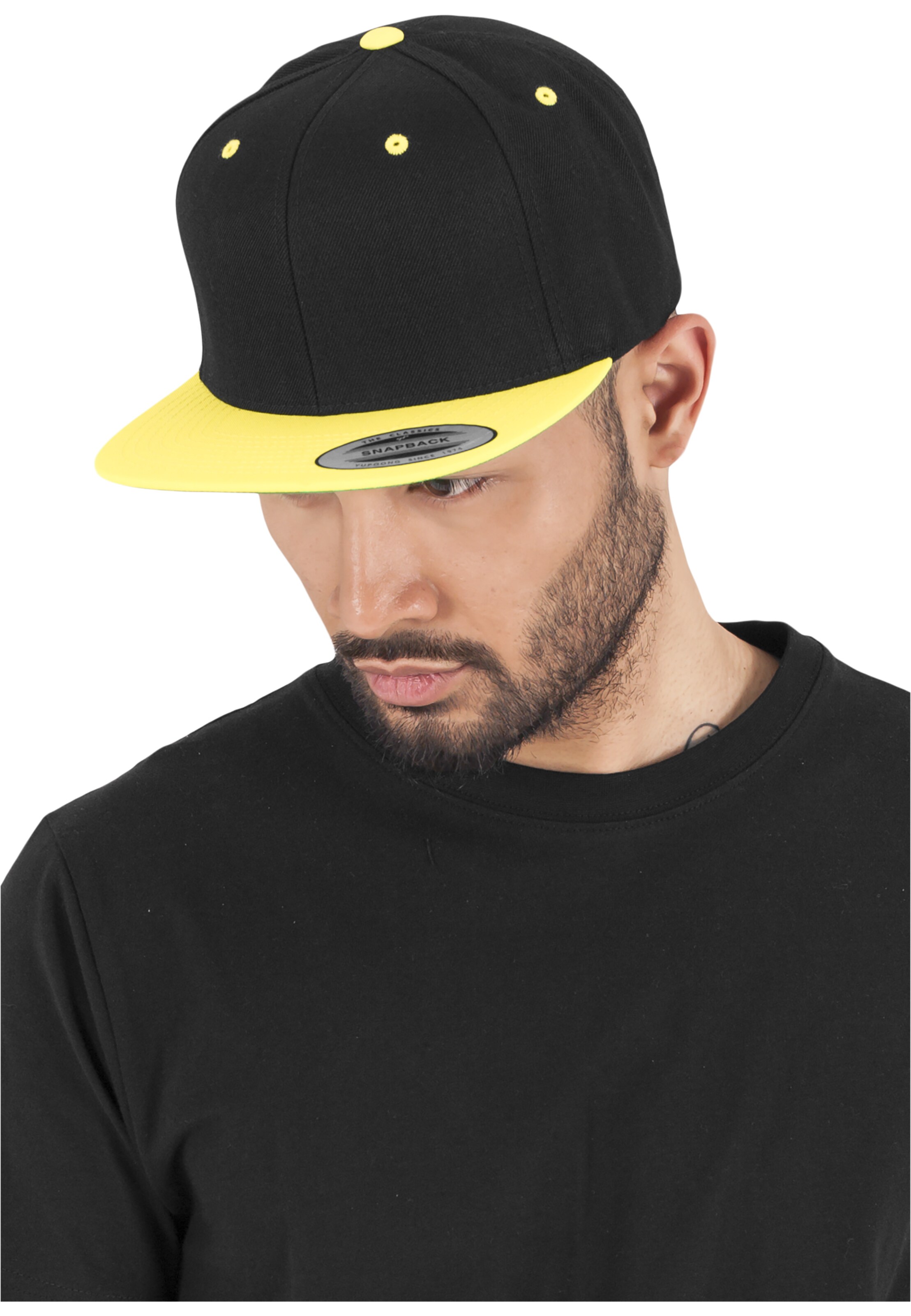 Flexfit Cap in Schwarz: Vorderseite