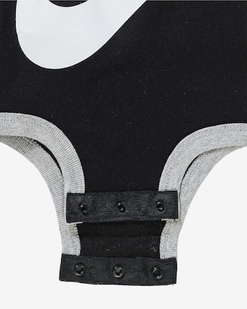 regular Set 'Futura' di Nike Sportswear in nero