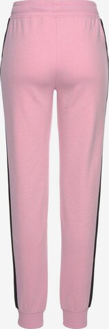 Tapered Pantaloncini da pigiama di BENCH in rosa