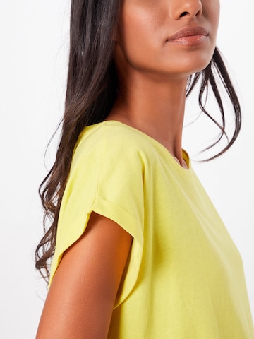 Urban Classics - Camiseta en amarillo