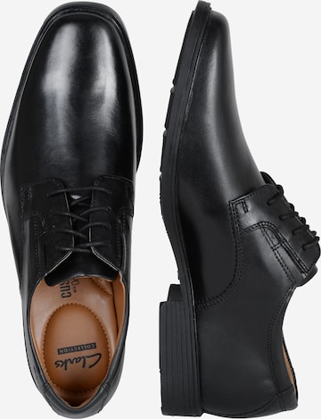 Chaussure à lacets 'Tilden Plain' CLARKS en noir