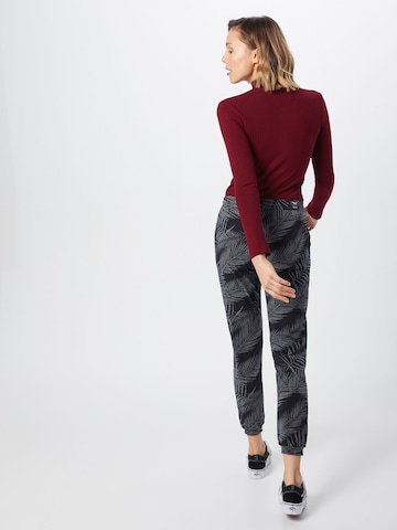 Iriedaily Tapered Broek 'La Palma' in Zwart: terug