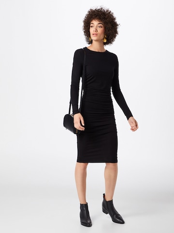 Rochie 'beala-solid' de la Moves pe negru