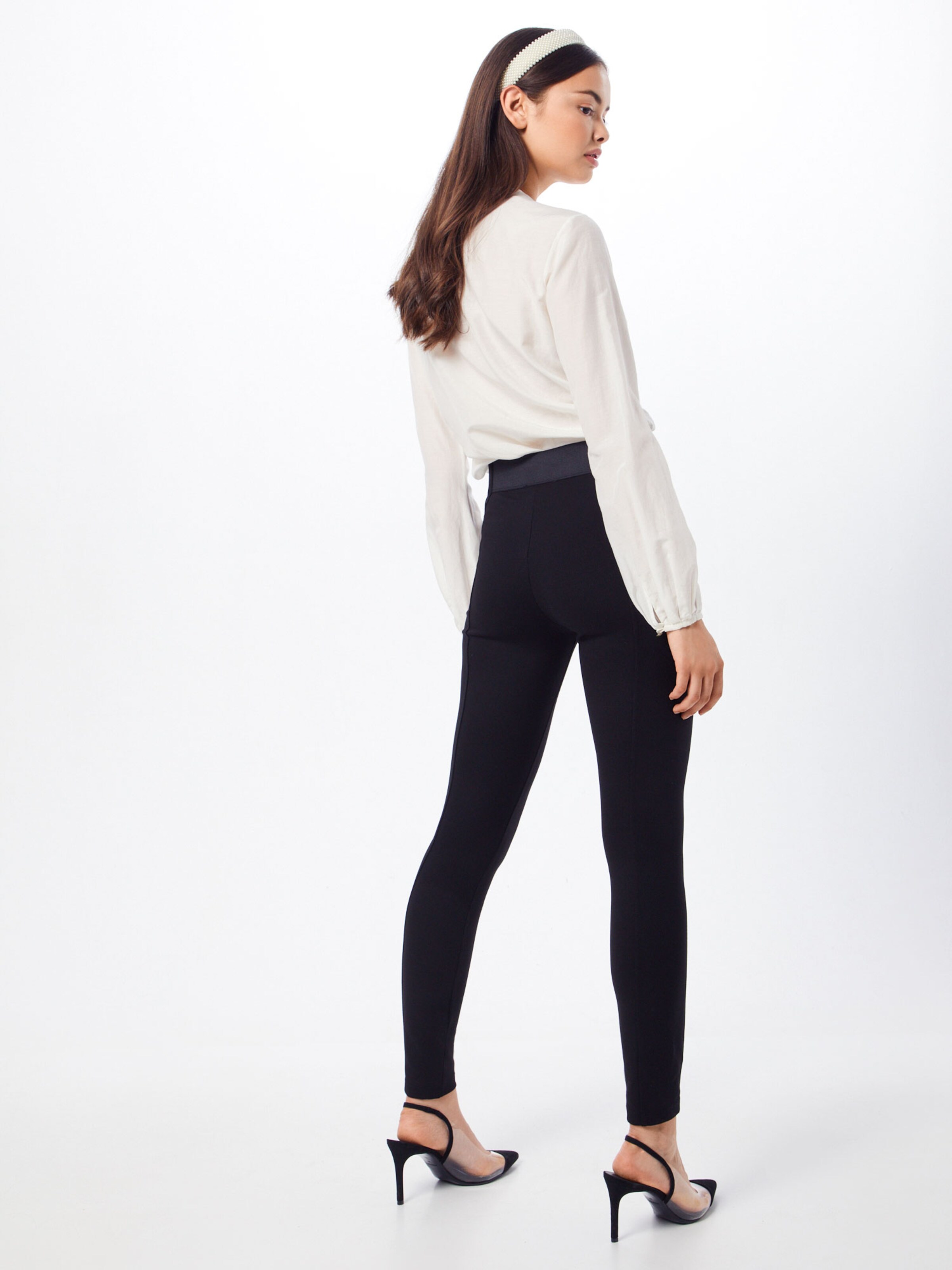 Pantaloni 'Punto' ESPRIT pe negru: Privire spate