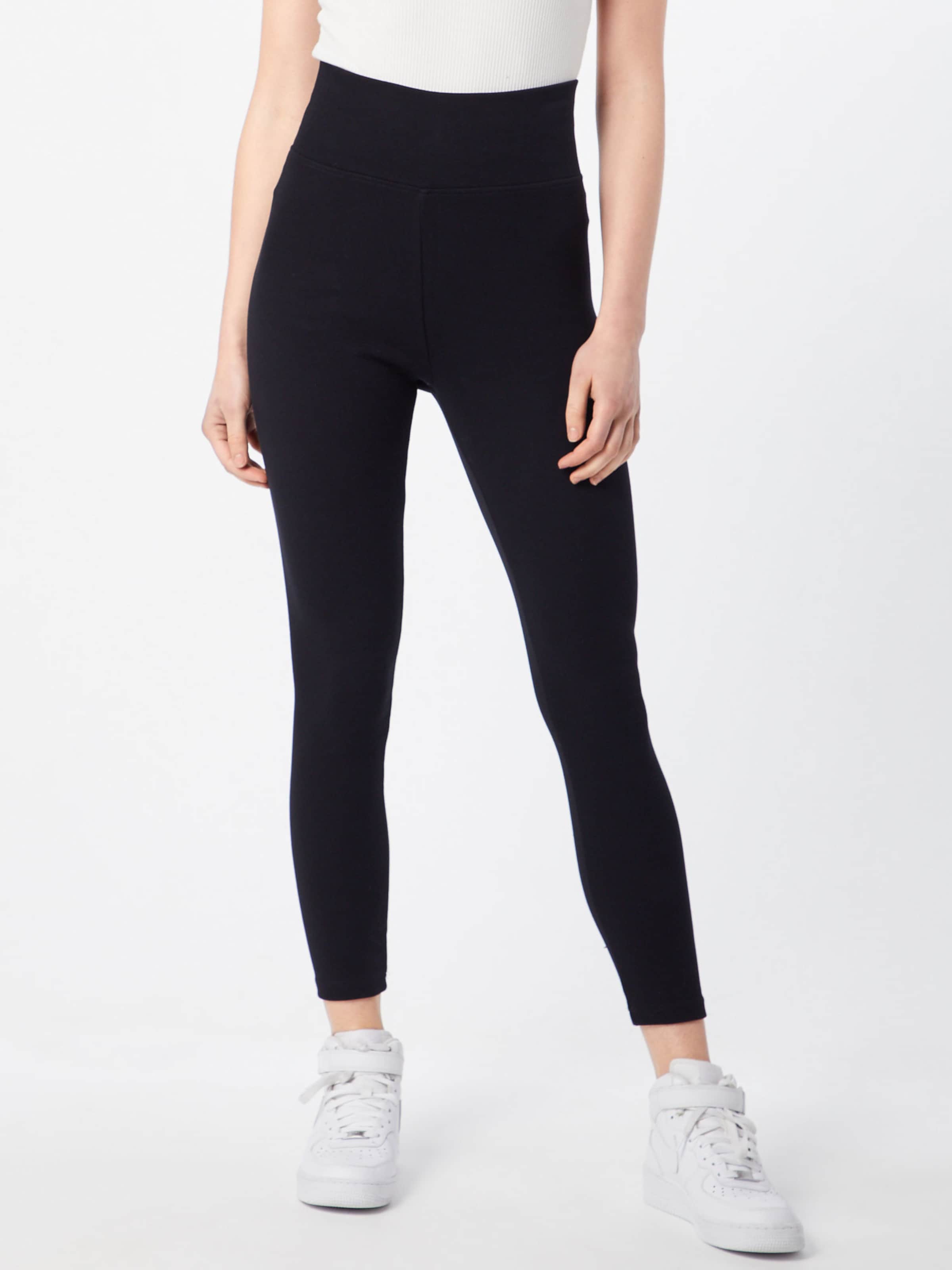 Skinny Leggings de la Urban Classics pe negru