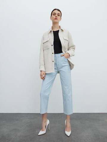 Regular Jeans 'Mirea' de la EDITED pe albastru