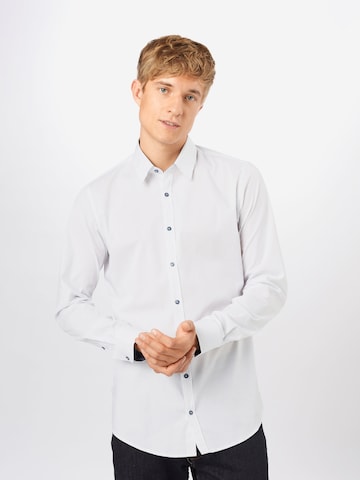 balta s.Oliver BLACK LABEL Priglundantis modelis Marškiniai: priekis
