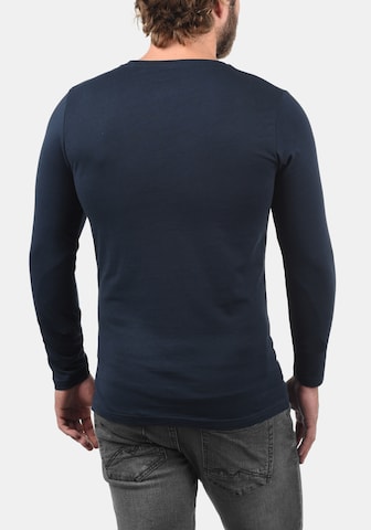 !Solid Rundhalsshirt in Blau