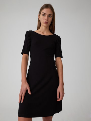 EDITED Kleid 'Leany' in Schwarz: Vorderseite