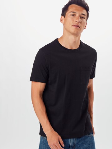 Coupe regular T-Shirt 'Roy' Nudie Jeans Co en noir : devant