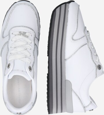 TOMMY HILFIGER Sneakers in White