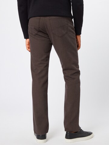 Regular Pantalon 'Cadiz' BRAX en marron : derrière