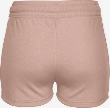 BENCH Slimfit Shorts in Beige