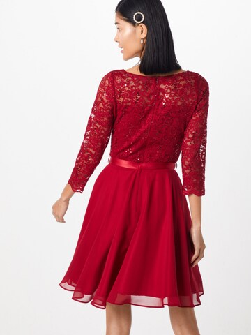 SWING - Vestido de cocktail em vermelho: atrás