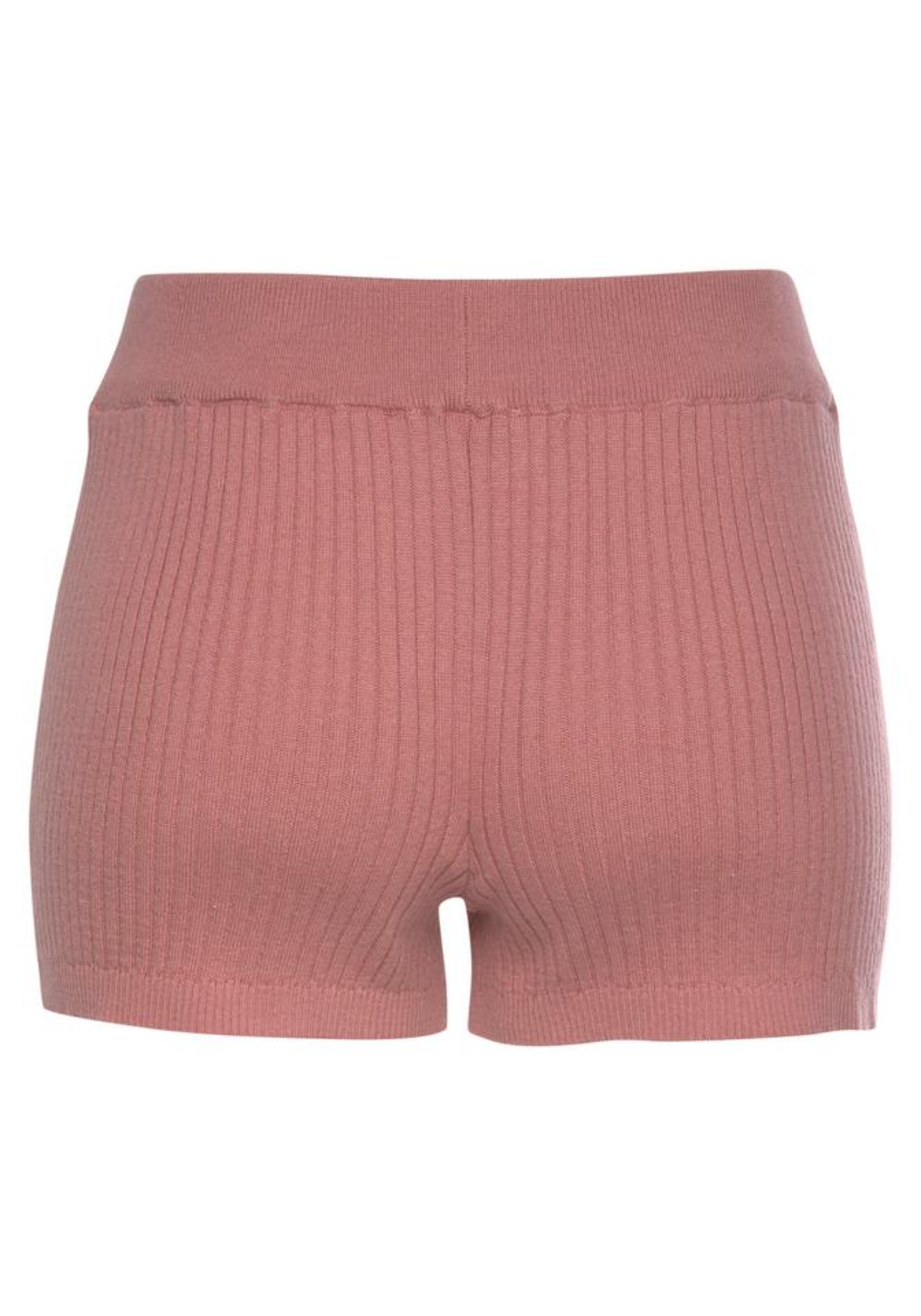 BENCH Slimfit Shorts in Pink