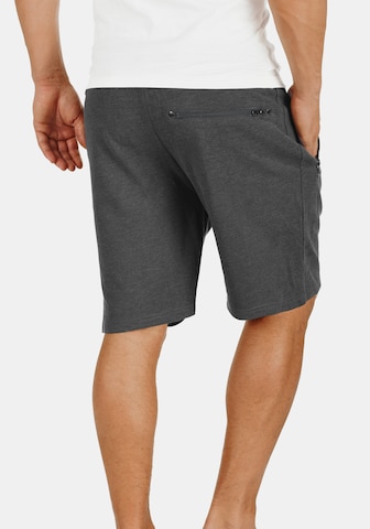 Regular Pantalon 'Taras' !Solid en gris