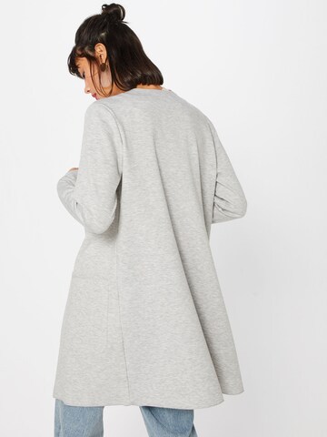 Cardigan 'Jacke Wirk' MORE & MORE en gris : derrière