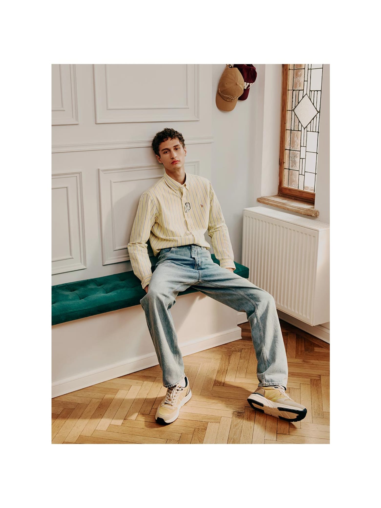 Madson - Bright Blue Sweater Look