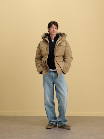 Beige Parker Look