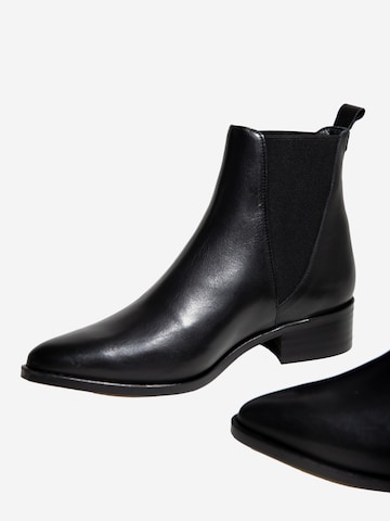 Chelsea Boots 'Zora' EDITED en noir