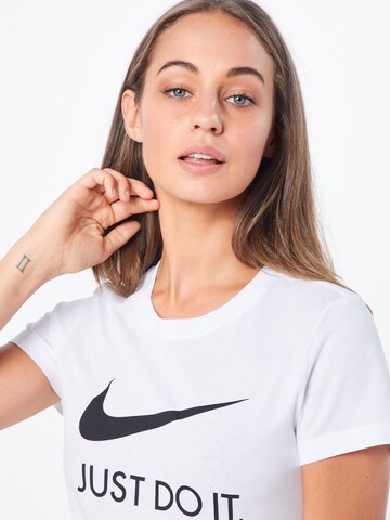 Nike Sportswear Μπλουζάκι σε λευκό