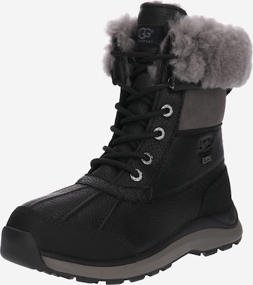 UGG حذاء كاحل برباط 'Adirondack' بلون أسود: الأمام