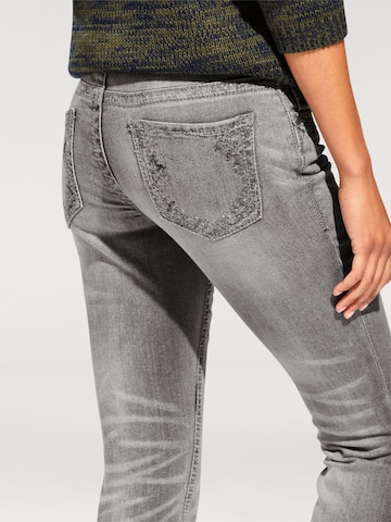 heine Slimfit Jeans i grå