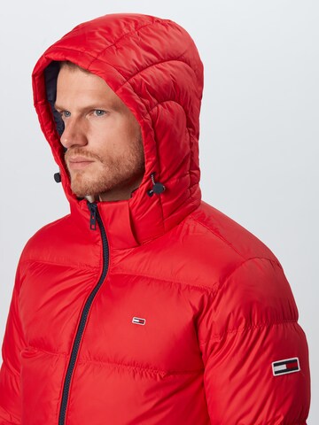 Tommy Jeans Winterjas in Rood