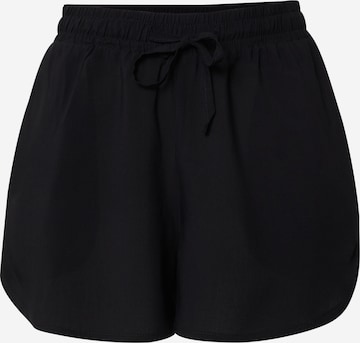 Urban Classics Regular Shorts in Schwarz: predná strana