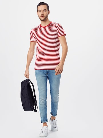 TOMMY HILFIGER Slim Fit T-Shirt in Rot