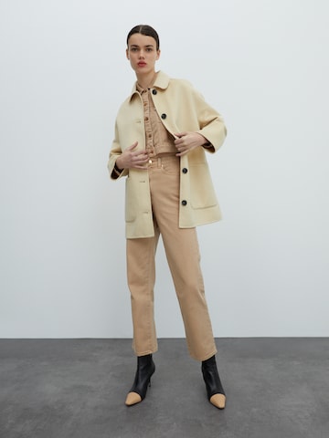 Manteau mi-saison 'KIAN' EDITED en beige