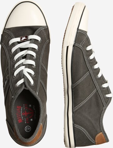 MUSTANG Sneakers in Grey: side