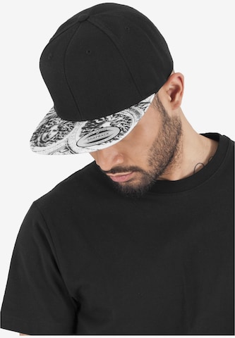 Casquette 'Sun King' Flexfit en noir : devant