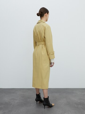 EDITED Trenchcoat 'Silvana' in Beige