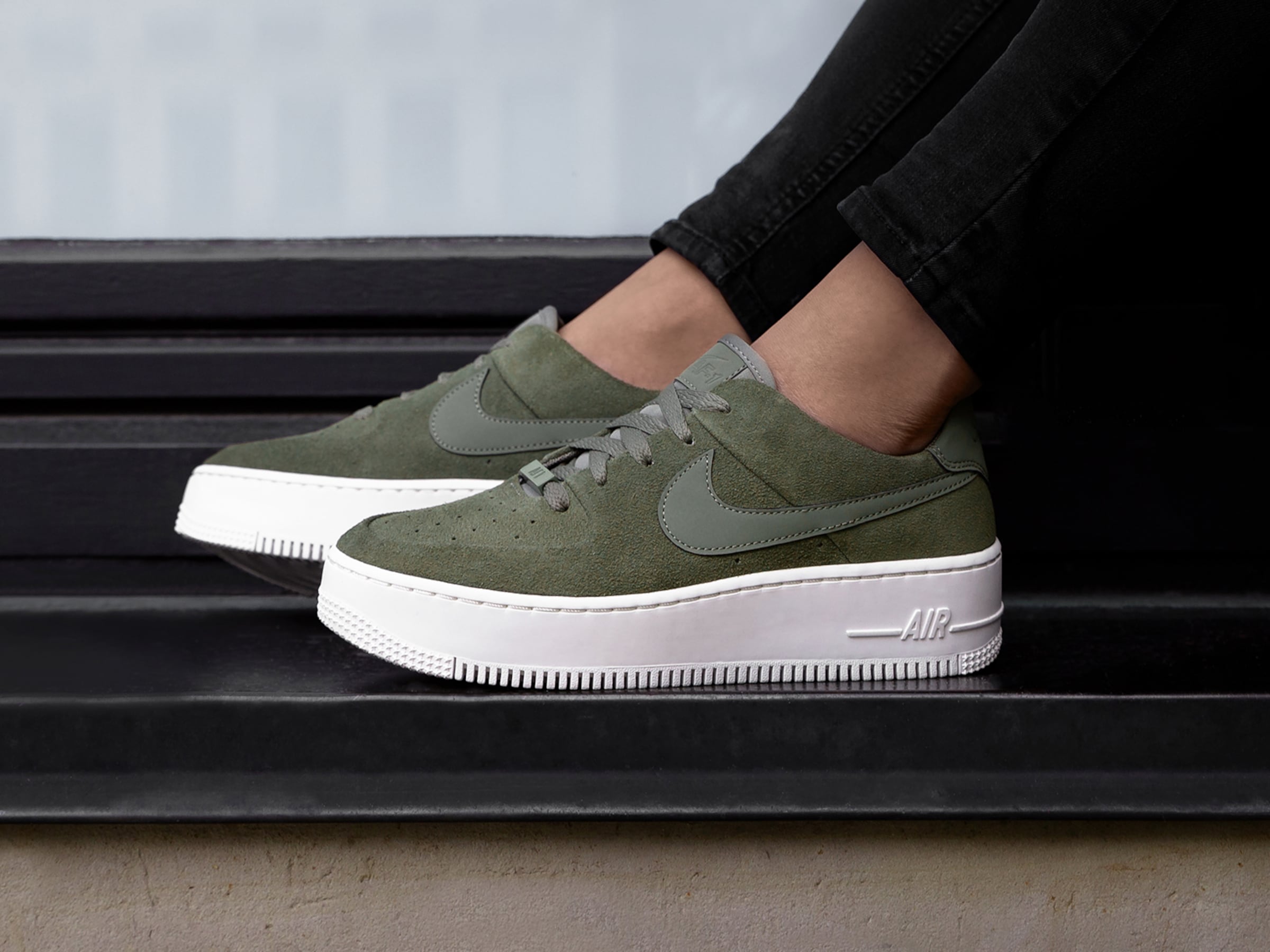 nike air force sage low khaki