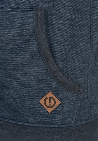 !Solid Sweatshirt 'Vitu' in Blauw