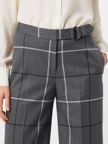 Wide Leg Pantalon à plis COMMA en gris