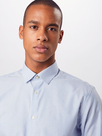 Coupe slim Chemise 'Mark' SELECTED HOMME en bleu