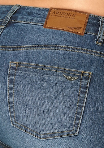 ARIZONA Bootcut High-waist-Jeans 'Bootcut mit komfortabler Leibhöhe' in Blau