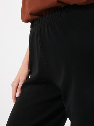 Regular Pantalon 'MAPriam' Masai en noir