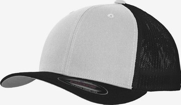 Casquette Flexfit en noir : devant