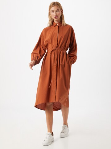 Robe-chemise GAP en marron : devant