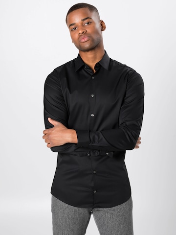 Tiger of Sweden Slim fit Overhemd 'Filbrodie' in Zwart: voorkant