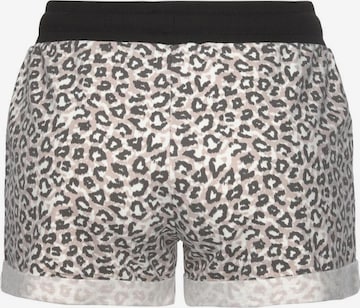 LASCANA Shorts in Weiß