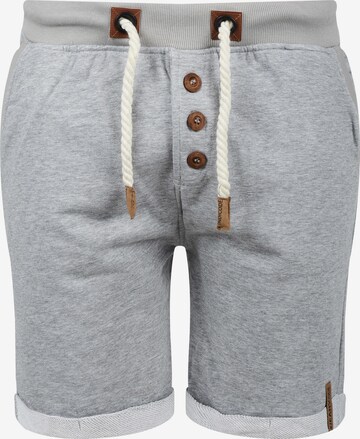 INDICODE JEANS Regular Sweatshorts 'Billy Shorts' in Grau: predná strana