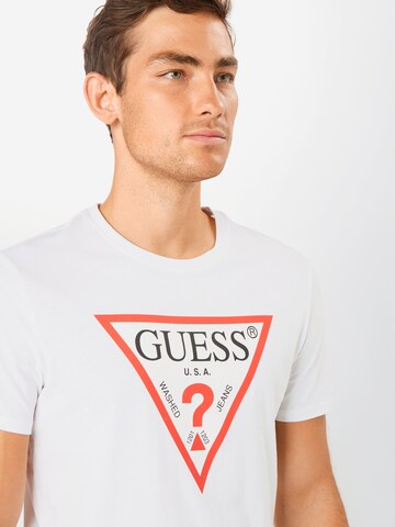 GUESS Regular fit Тениска в бяло