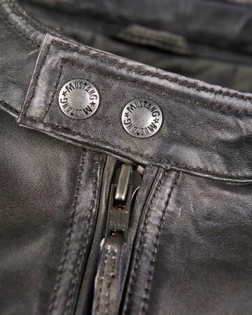 MUSTANG Lederjacke 'James' in Grau