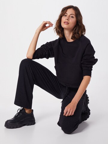 Urban Classics Sweatshirt i svart
