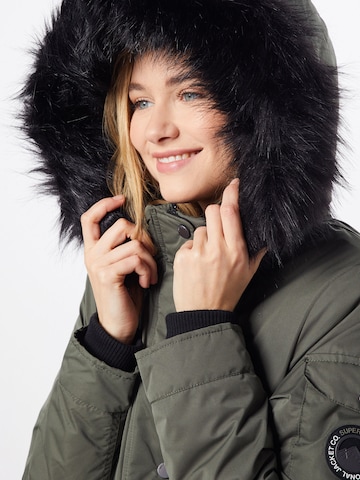 Superdry - Parka de inverno 'Nadare' em verde